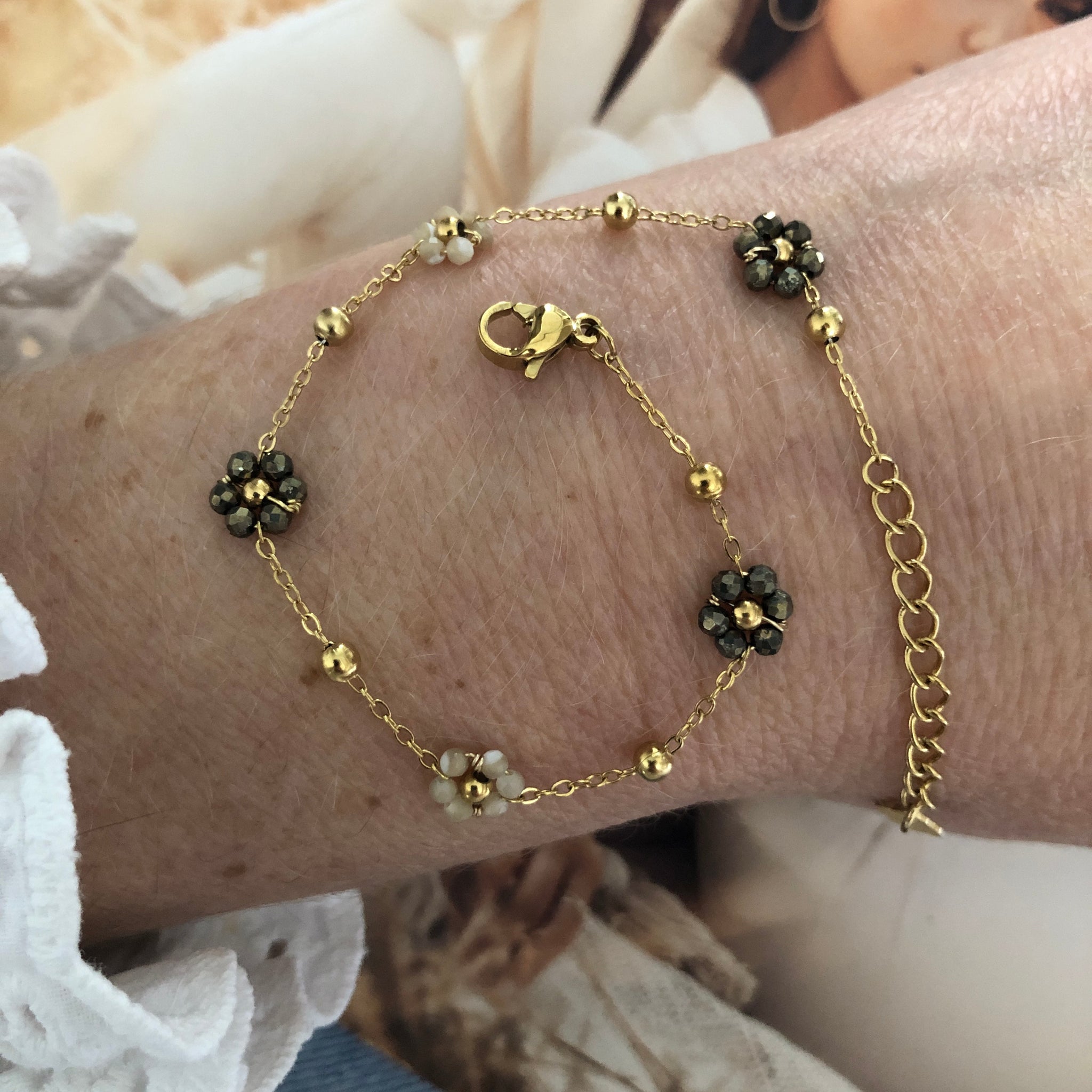 Nos Bracelet Mini-Fleurs (+3 couleurs)